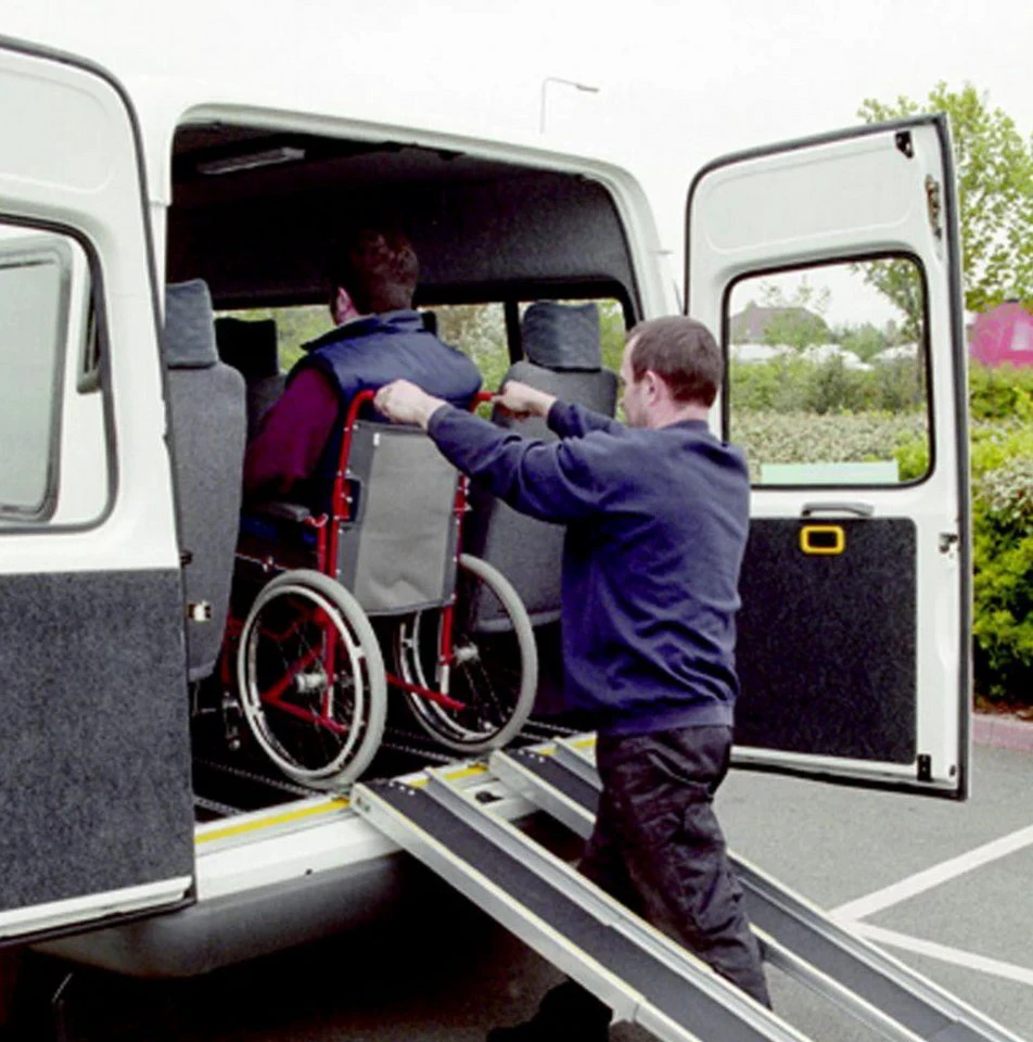 DocMed Rollstuhlrampe Auffahrrampe ausziehbar rutschfest 1,5 m 2,0 m bis 400 kg